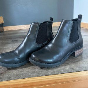 Eastland Womens Jasmine Chelsea Boots